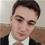 Estudiante de ingeniería imparte clases de diversas materias a estudiantes de la ESO o inferior